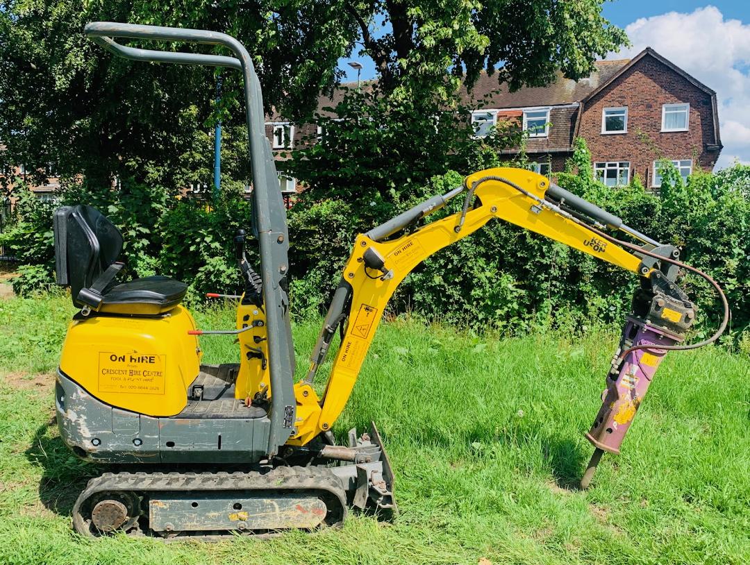 1 Tonne Diggers and Peckers in Sutton